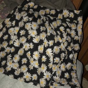 women’s daisy skirt